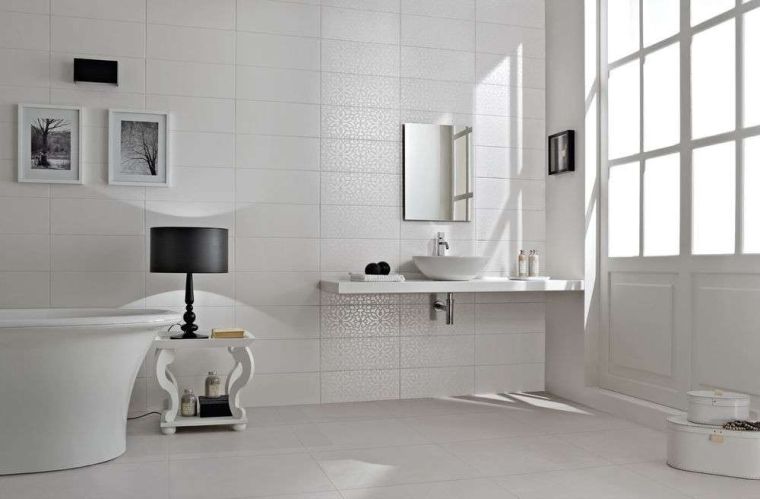 salle de bains design moderne blanc carrelage
