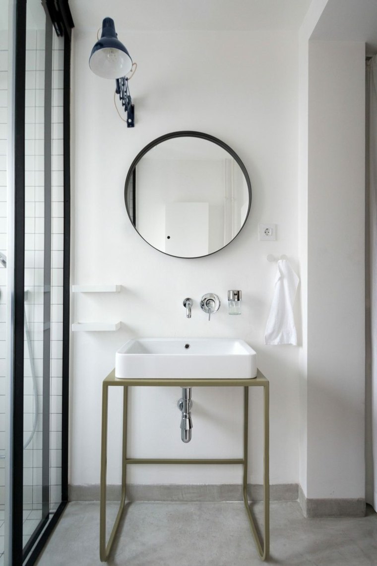 salle de bains moderne design miroir mur idée