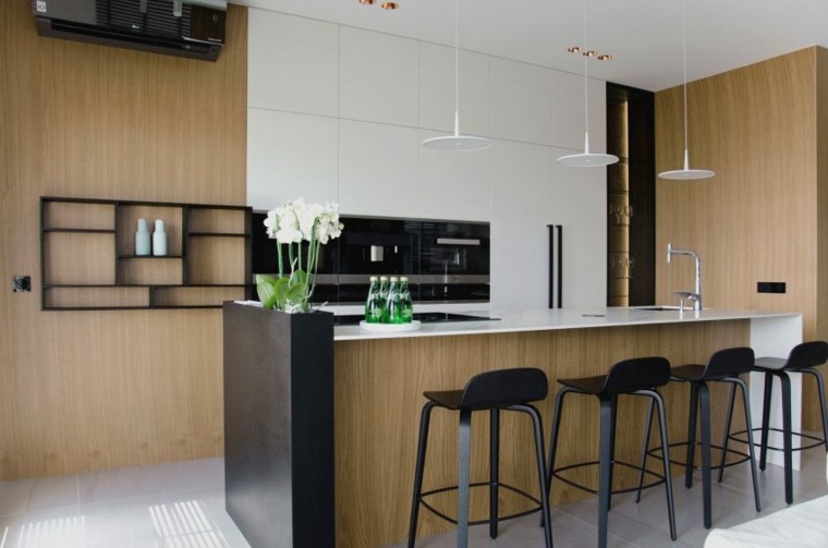design intérieur moderne cuisine bar tabourets noirs îlot luminaires suspension