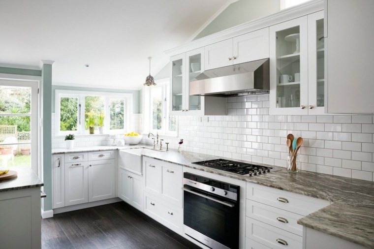 cuisine grise blanche design plan de travail marbre gris ilot parquet bois