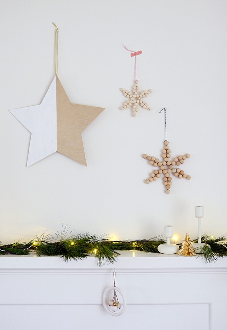 decoration moderne Noël suspensions mur cheminee
