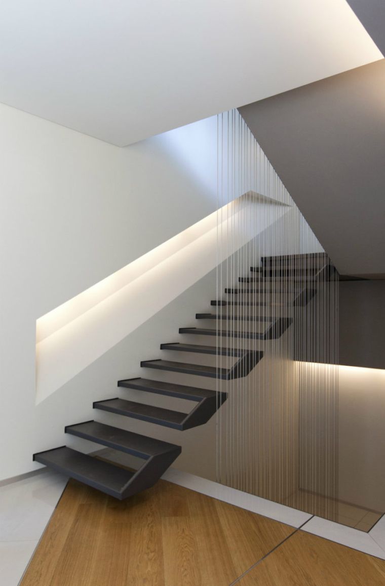 escalier intérieur design marches suspension eclairage moderne