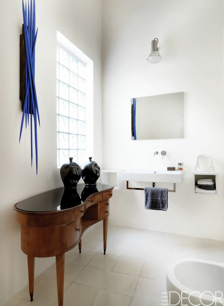salle de bain design meuble bois idée aménager espace décor mur