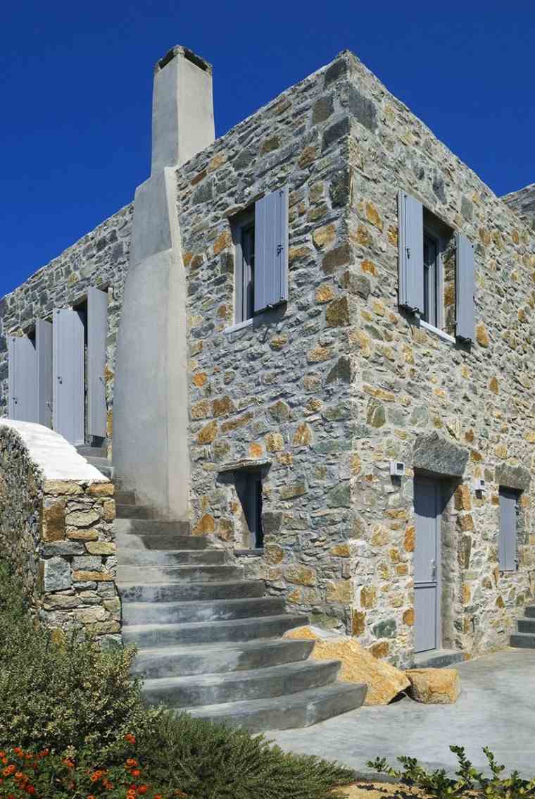 maison en pierre apparente pittoresque cubique bord mer