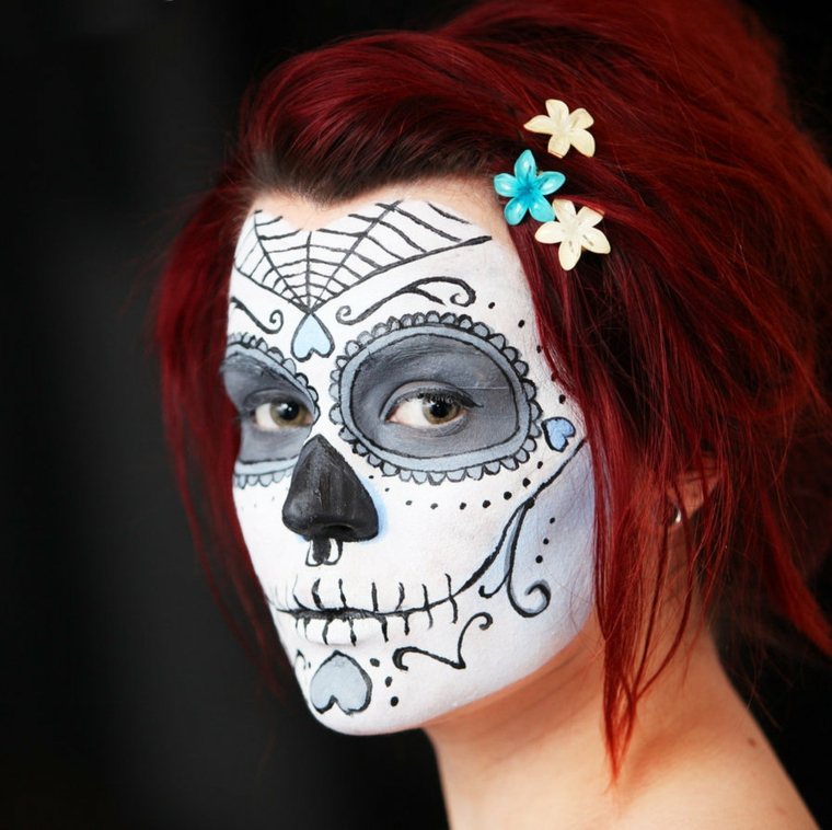 maquillage halloween femme mexicaine fleurs cheveux