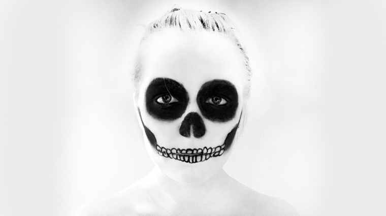 maquillage squelette noir blanc spectre tête de mort