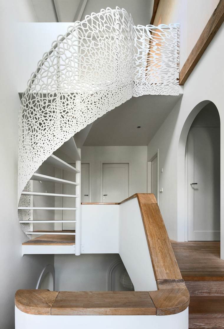 rampe escalier moderne bois blanc colimaçon