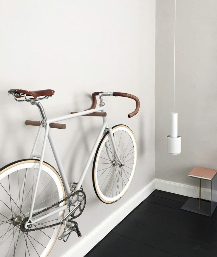 espace rangement idée vélo diy intérieur minimaliste aménager espace design 