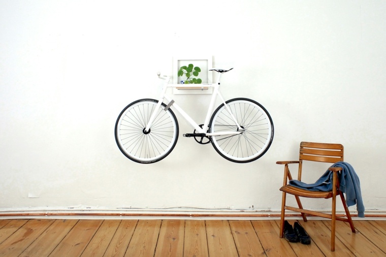 ranger vélo idée meuble mur design chaise bois