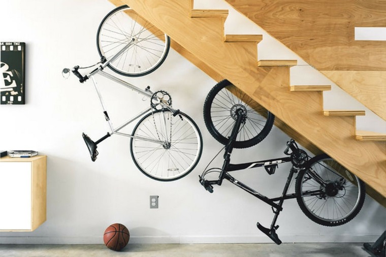 espace ranger idée vélo solution escaliers appartement rangement pratique espace intérieur