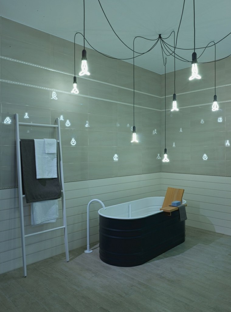 intérieur salle de bains moderne éclairage design luminaire suspendu salle de bain baignoire