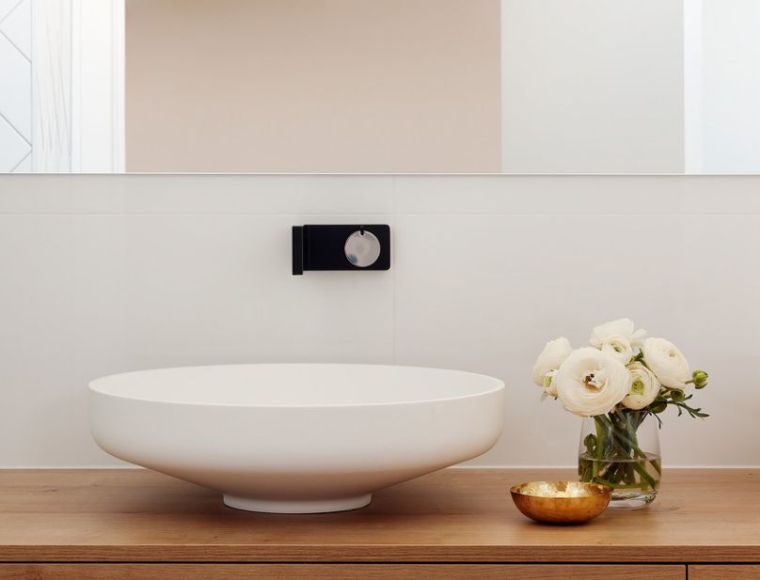 décoration salle de bain tendance style zen blanc et bois