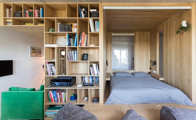 aménager un studio lit sur idee estrade bois meuble gain de place