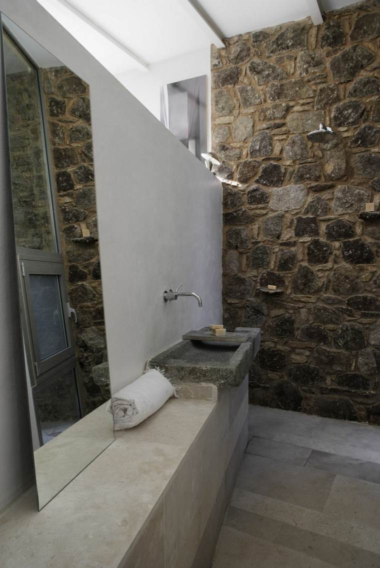 salle de bains mur idée pierre naturelle salle de bains miroir béton ciré