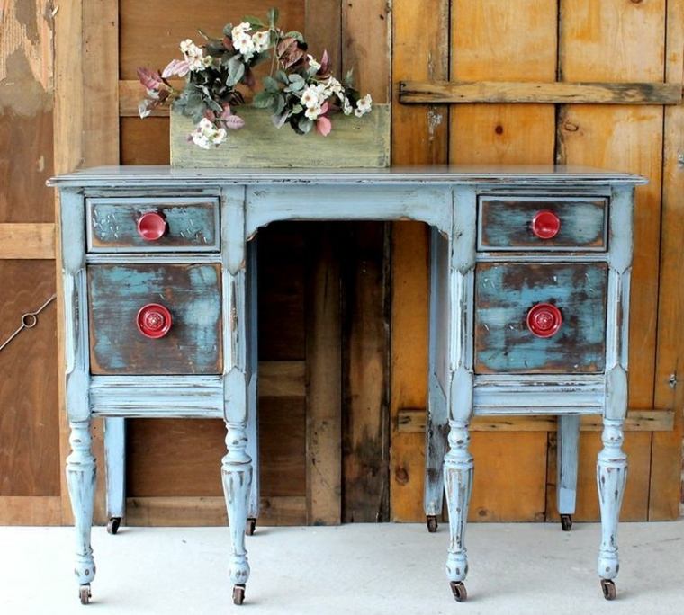 relooker un meuble en bois commode tiroirs idée peinture fleurs déco