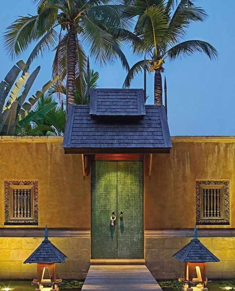 porte entrée deco asiatique villa privée exterieur design