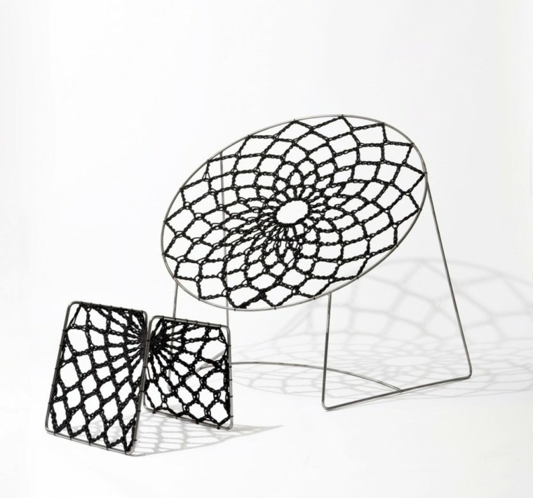 chaise design fer noir style moderne