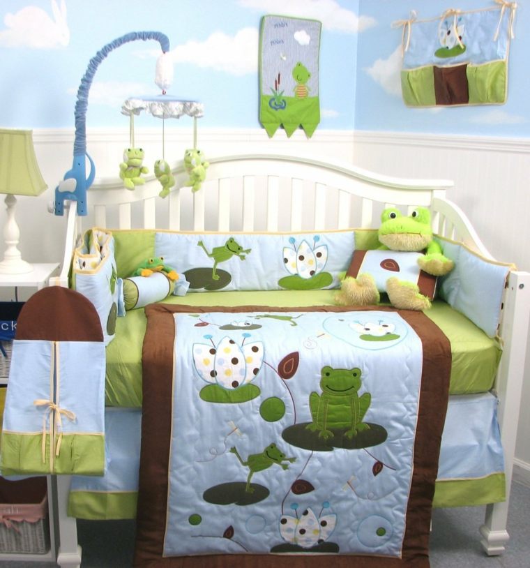 chambre verte et blanche pour bébé