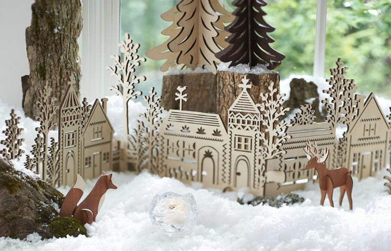 decoration de noel bois brun animaux neige arbres maisons miniature