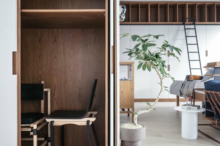 aménagement petit appartement idée armoire bois chaises bonzai déco plante