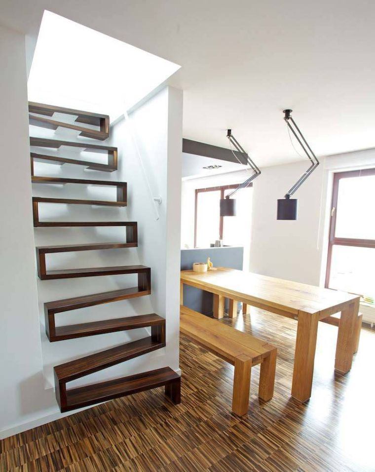 petit escalier gain de place original decoration cuisine blanc et bois