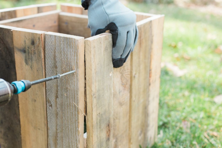 que faire en palette de bois jardiniere fabriquer un cache pot jardin 