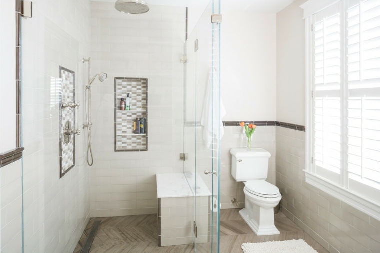niches salle de bains étagères toilettes parquet bois cabine de douche