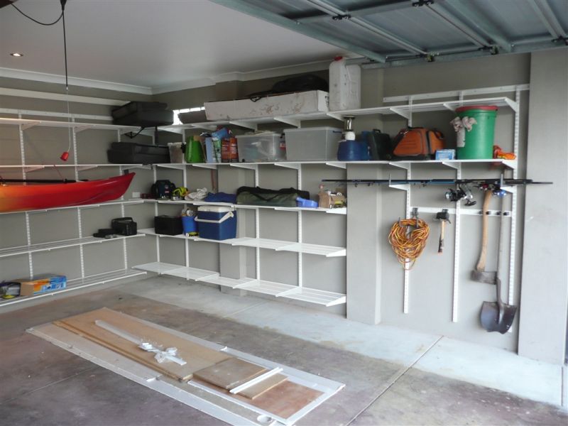 amenagement garage instruments conservation etageres