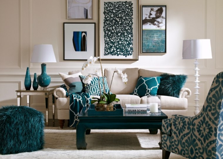 bleu canard accessoires meubles blancs ornementés chambre ouverte salon