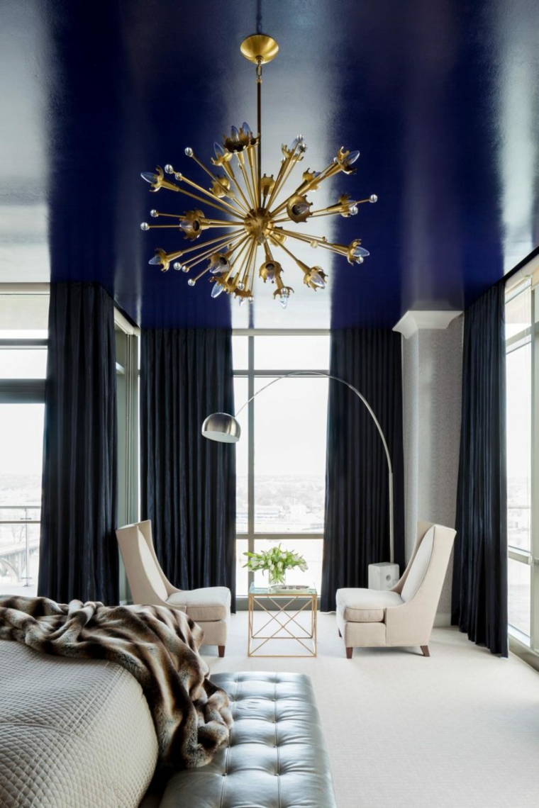 chambre chic moderne bleu par Tobi Fairley