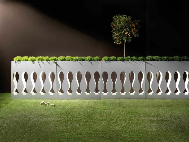 modele de cloture de jardin panneau lumineux idee pot de fleur design exterieur