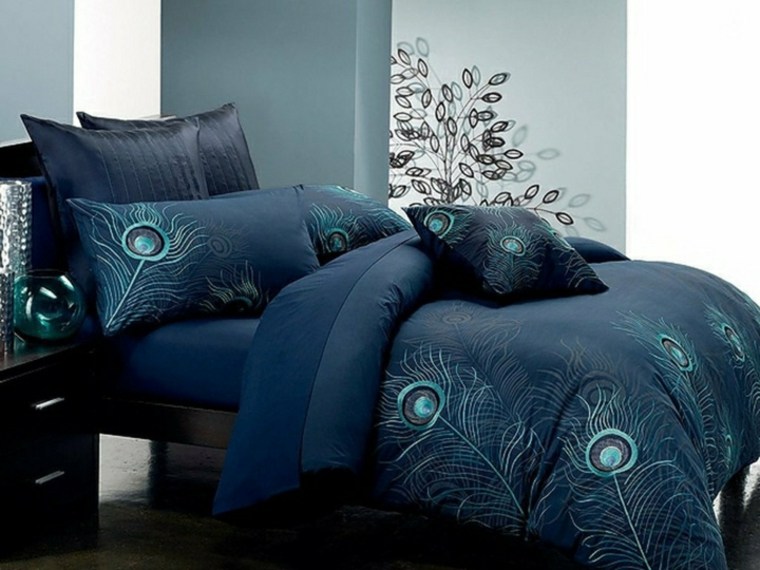 couleur bleu canard sur linge lit bleu foncé