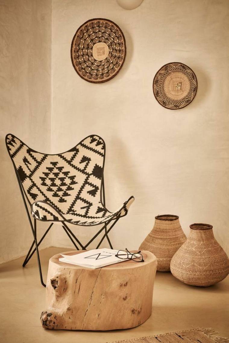 inspiration salon ethnique chic déco mur salon exotique style ethnique idée table basse bois vases 