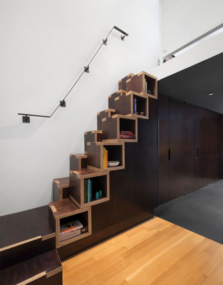 escalier bibliothèque design modele idee rangement mur petits espaces