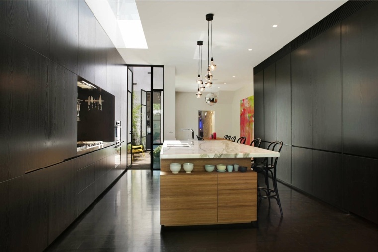 placard cuisine peinture noire idee ilot bois modele cuisine couloir