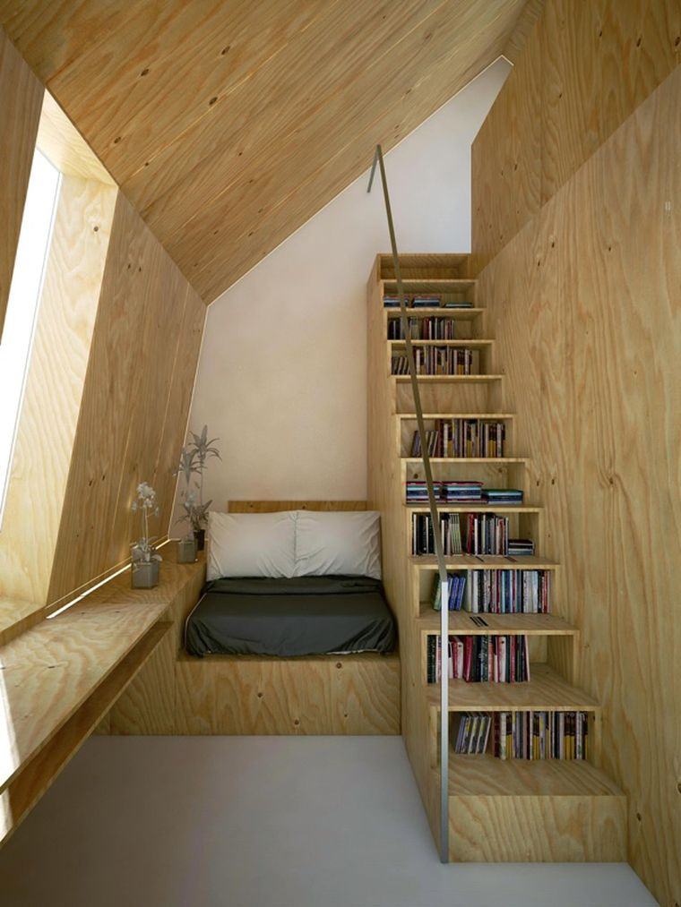 rangement bois marches escalier etagere livres deco petit appartement