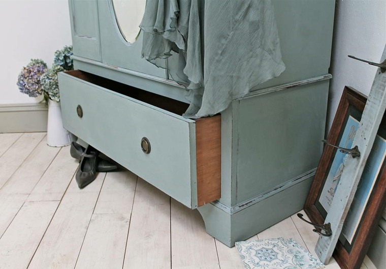 armoire ancienne bois usé renovation meuble style vintage