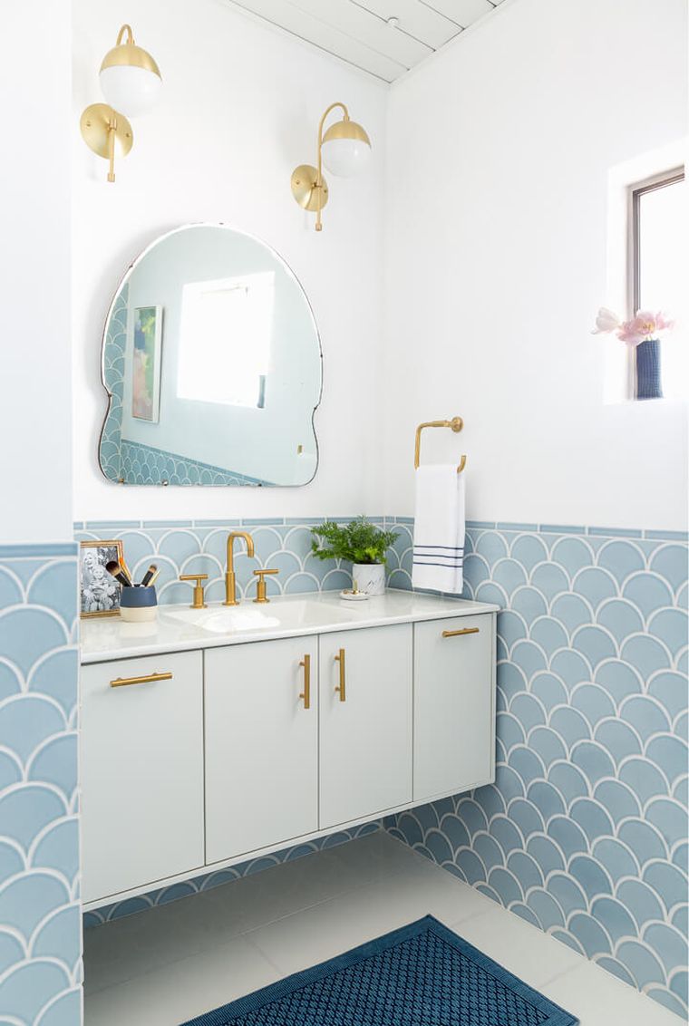 salle de bain deco style bord de mer meuble moderne motif poisson