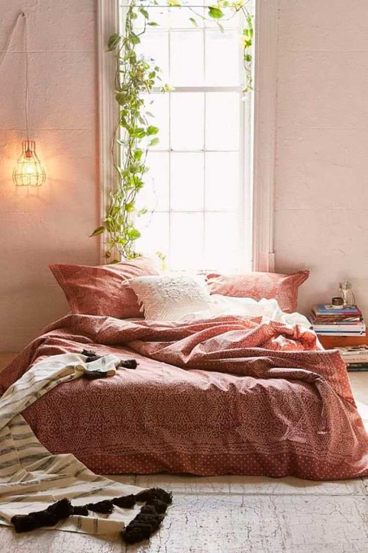 chambre adulte lit estrade plante grimpante style boho decoration naturelle 