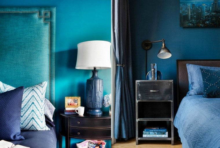 déco bleu canard tête de lit idée lampe à pied meuble bois chambre