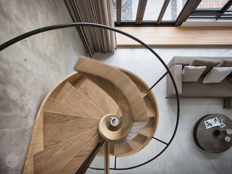 escalier en bois design intérieur béton ciré mur idée revêtement sol béton