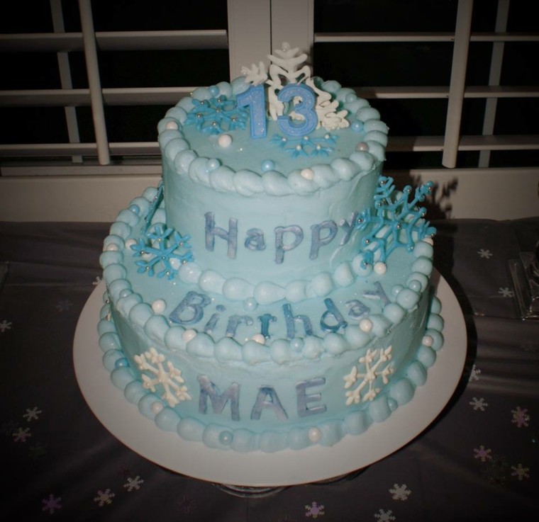 gâteau anniversaire reine des neiges enfant treize ans