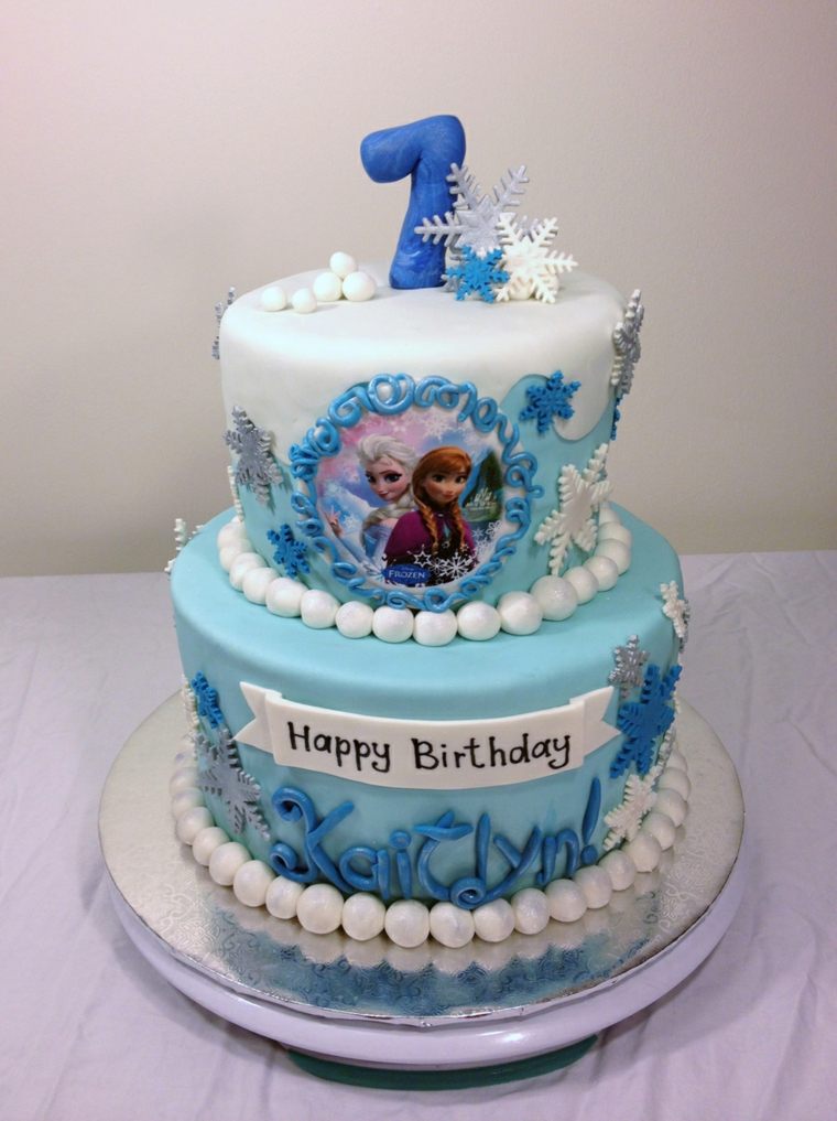 gâteau anniversaire reine des neiges sept ans enfance heureuse