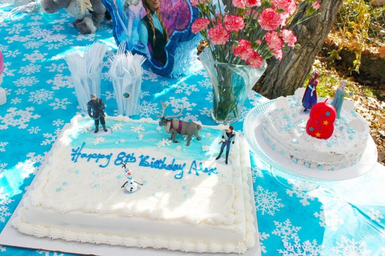 gâteau reine des neiges huitième anniversaire plein été