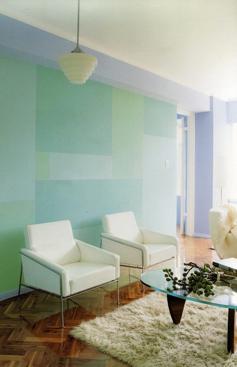 association couleur vert idée intérieur salon fauteuils blancs luminaire suspension