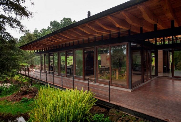 terrasse bois et pierre idée maison bois design extérieur moderne tendance