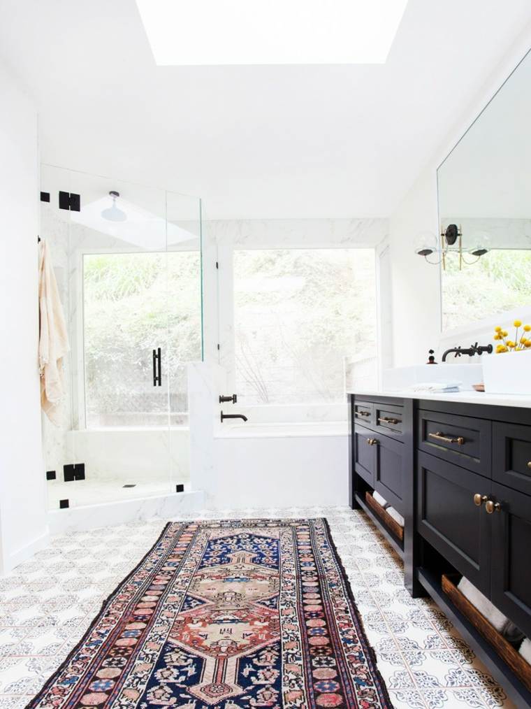 meuble salle de bain noir deco tapis de sol longueur salle de bain blanche