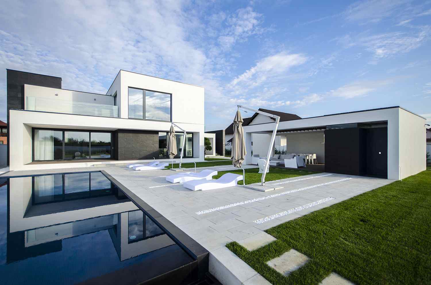 maison design extérieur moderne piscine idées