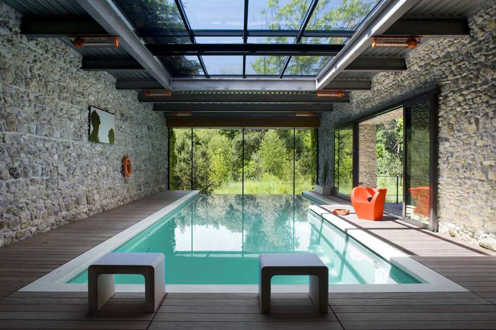 terrasse bois et pierre design piscine tabourets