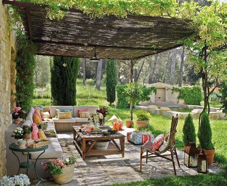 terrasse extérieur cocon idée mobilier de jardin canapé coussins